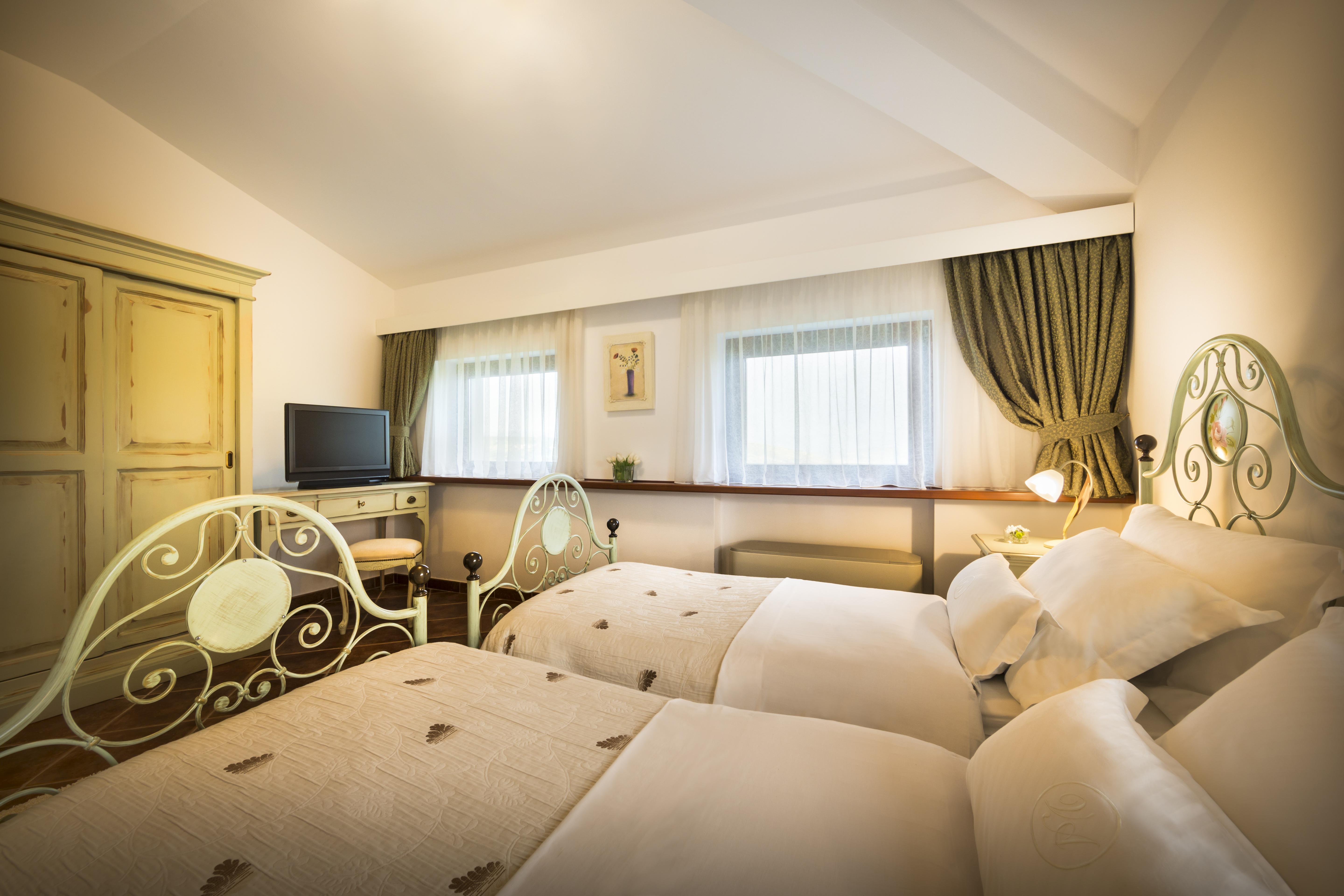 Palazzo Angelica B&B Adults Only Oprtalj Buitenkant foto