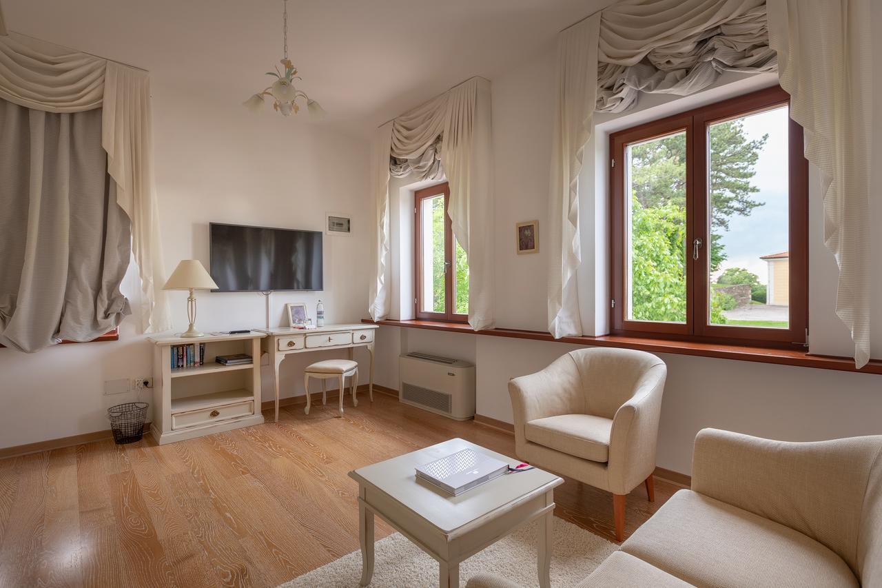 Palazzo Angelica B&B Adults Only Oprtalj Buitenkant foto