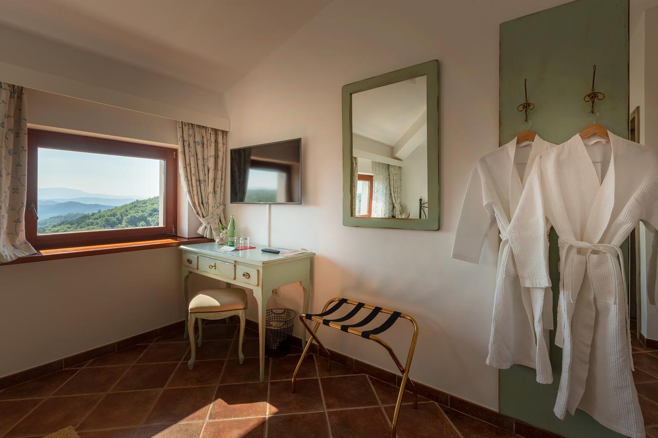 Palazzo Angelica B&B Adults Only Oprtalj Buitenkant foto